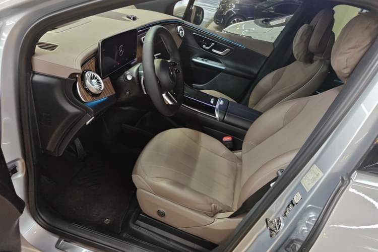 Used Mercedes-Benz EQE SUV 2023 350 4MATIC Luxury Edition Driver Seat