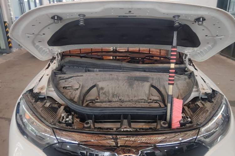 Used Mercedes-Benz EQE SUV 2023 350 4MATIC Pioneer Edition Engine Bay