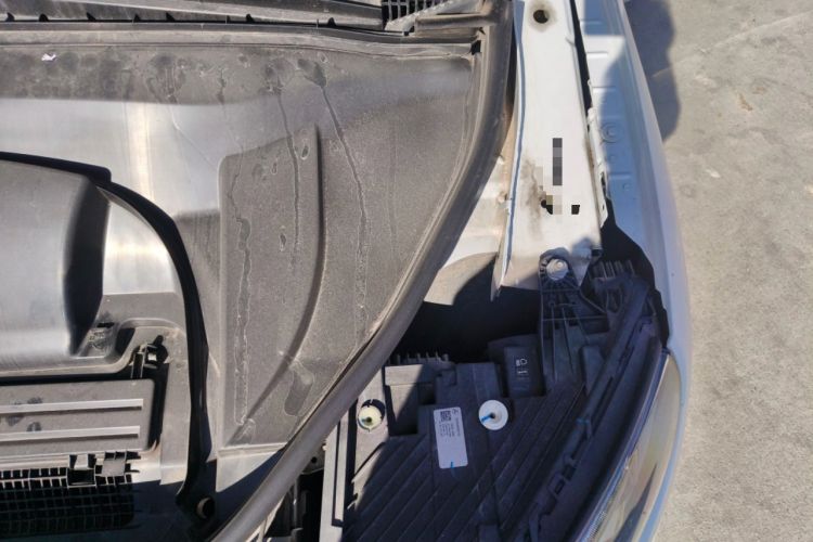 Used Mercedes-Benz EQE SUV 2023 500 4MATIC Special Edition Engine Bay Left