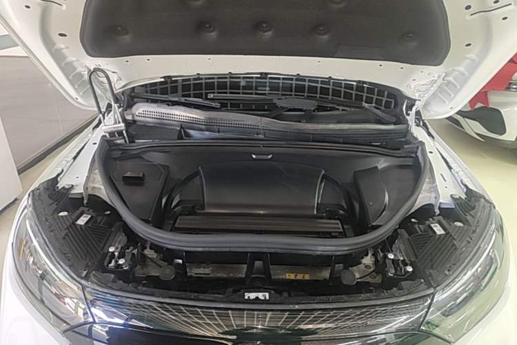 Used Mercedes-Benz EQE SUV 2023 350 4MATIC Pioneer Edition Engine Bay