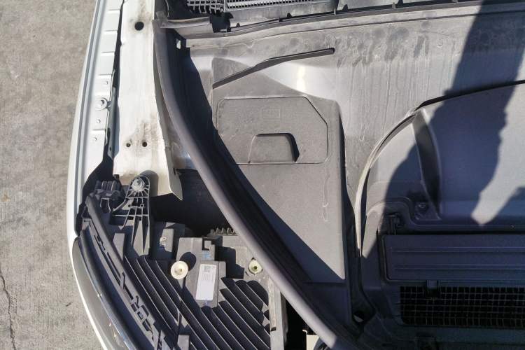Used Mercedes-Benz EQE SUV 2023 500 4MATIC Special Edition Engine Bay Right