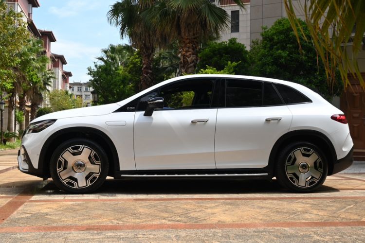 Used Mercedes-Benz EQE SUV 2023 500 4MATIC Exterior 10