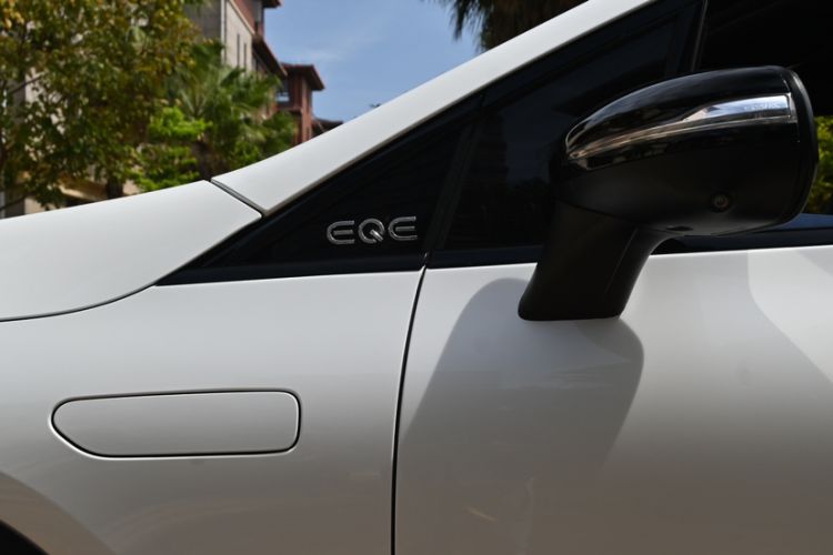 Used Mercedes-Benz EQE SUV 2023 500 4MATIC Exterior 3