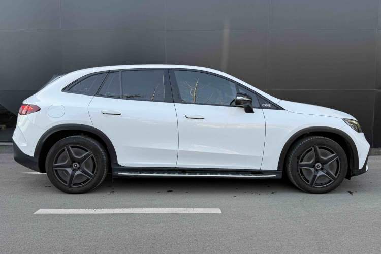 Used Mercedes-Benz EQE SUV 2023 500 4MATIC Exterior 7