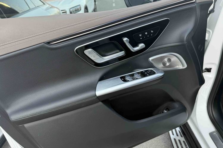 Used Mercedes-Benz EQE SUV 2023 500 4MATIC Exterior 8
