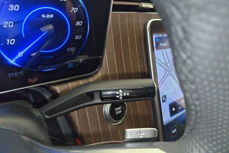 Used Mercedes-Benz EQE SUV 2023 350 4MATIC Pioneer Edition Gear Lever
