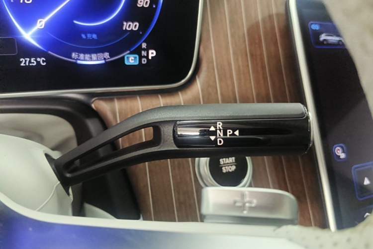 Used Mercedes-Benz EQE SUV 2023 350 4MATIC Luxury Edition Gear Lever