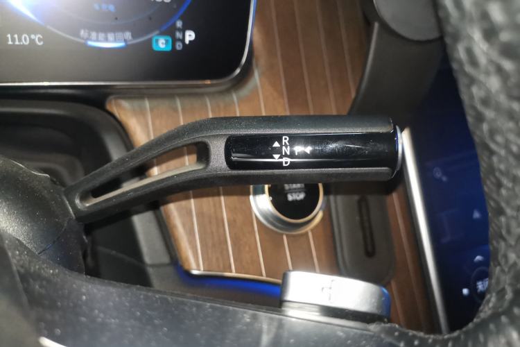 Used Mercedes-Benz EQE SUV 2023 350 4MATIC Luxury Edition Gear Lever