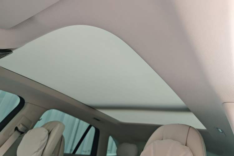 Used Mercedes-Benz EQE SUV 2023 350 4MATIC Luxury Edition Headliner