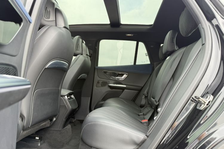 Used Mercedes-Benz EQE SUV 2023 350 4MATIC Pioneer Edition Interior 1