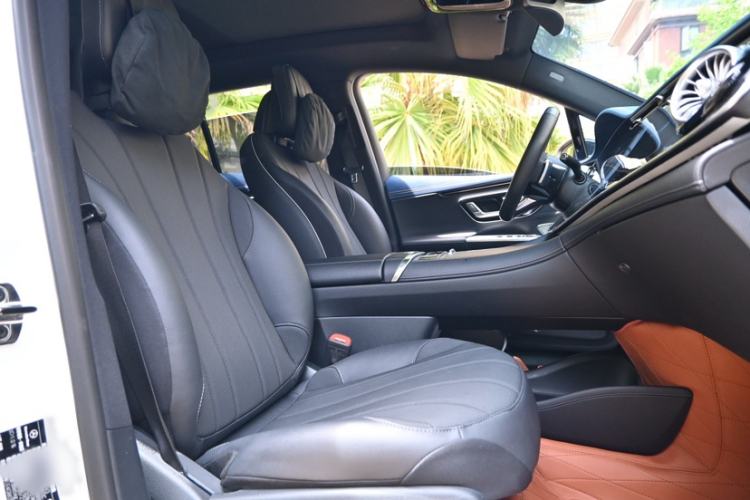 Used Mercedes-Benz EQE SUV 2023 500 4MATIC Interior 4