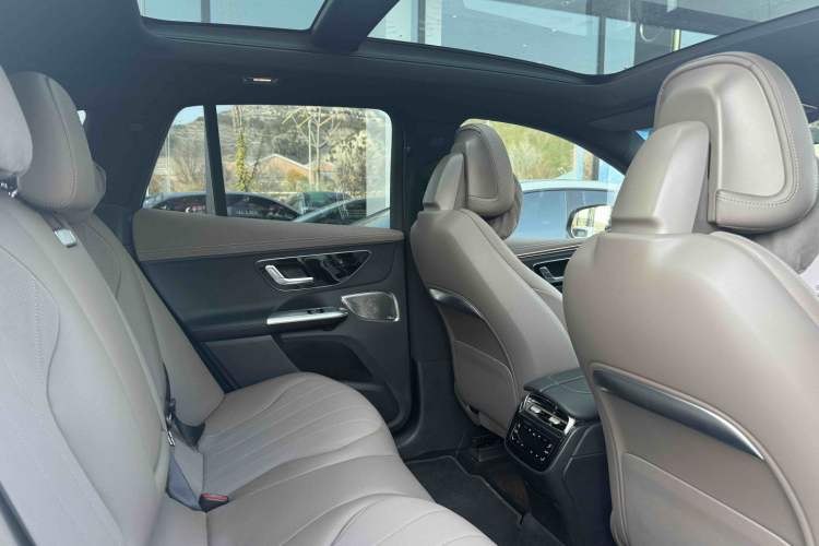 Used Mercedes-Benz EQE SUV 2023 500 4MATIC Interior 6