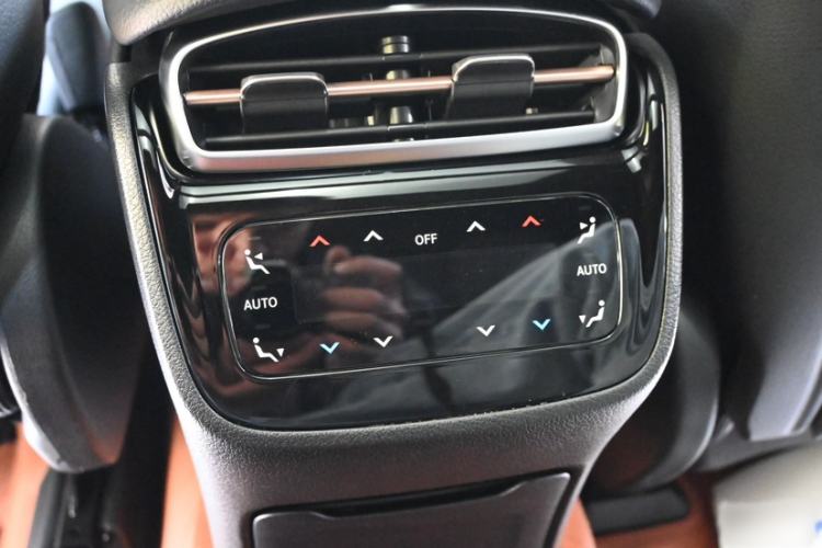 Used Mercedes-Benz EQE SUV 2023 500 4MATIC Interior 7