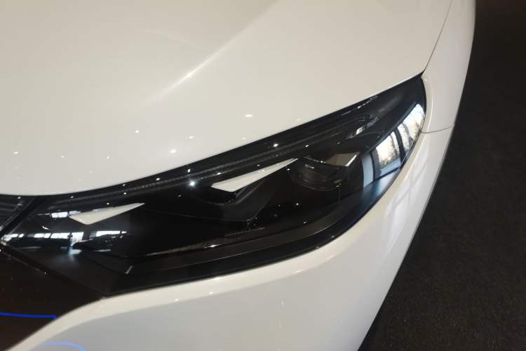 Used Mercedes-Benz EQE SUV 2023 500 4MATIC Left Front Headlight
