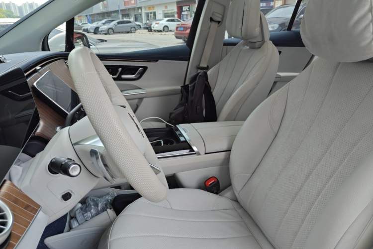 Used Mercedes-Benz EQE SUV 2023 350 4MATIC Luxury Edition Left Front Seat