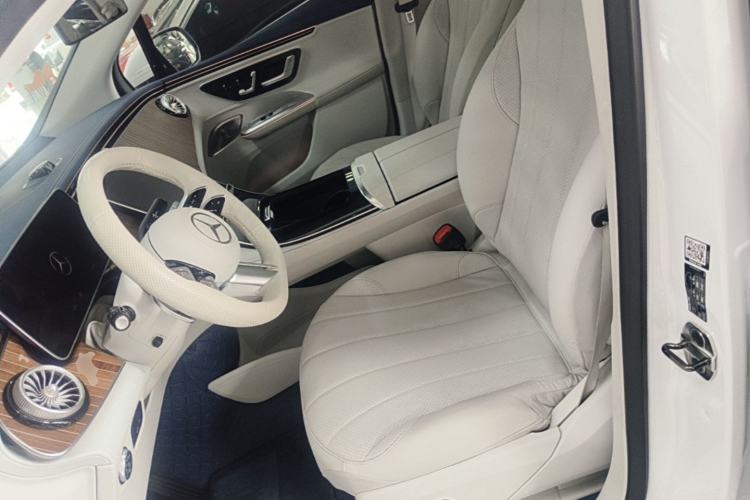 Used Mercedes-Benz EQE SUV 2023 350 4MATIC Luxury Edition Left Front Seat