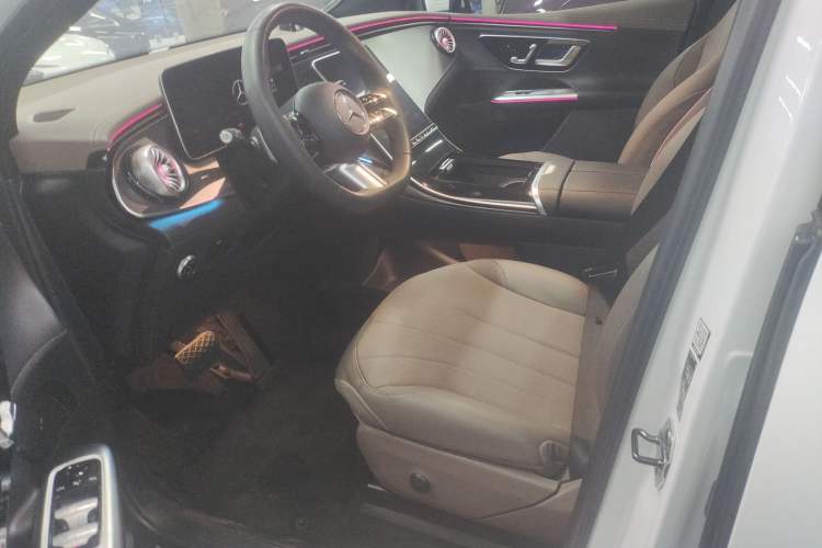 Used Mercedes-Benz EQE SUV 2023 350 4MATIC Pioneer Edition Left Front Seat