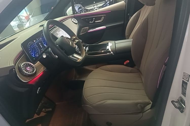 Used Mercedes-Benz EQE SUV 2023 350 4MATIC Luxury Edition Left Front Seat