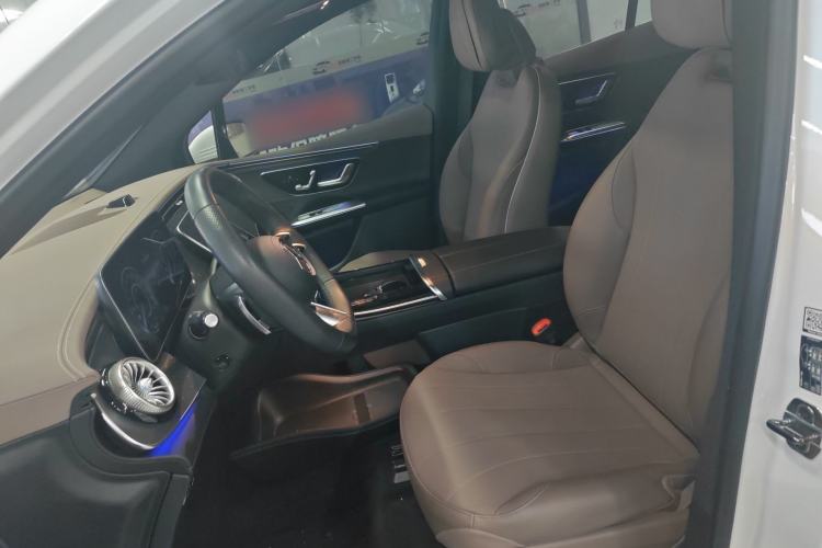 Used Mercedes-Benz EQE SUV 2023 350 4MATIC Pioneer Edition Left Front Seat