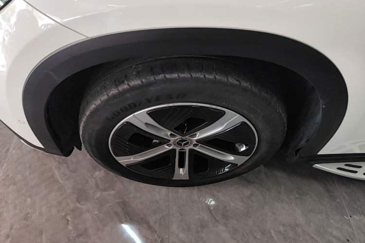 Used Mercedes-Benz EQE SUV 2023 350 4MATIC Pioneer Edition Left Front Wheel Hub