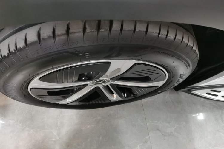 Used Mercedes-Benz EQE SUV 2023 350 4MATIC Pioneer Edition Left Front Wheel Hub