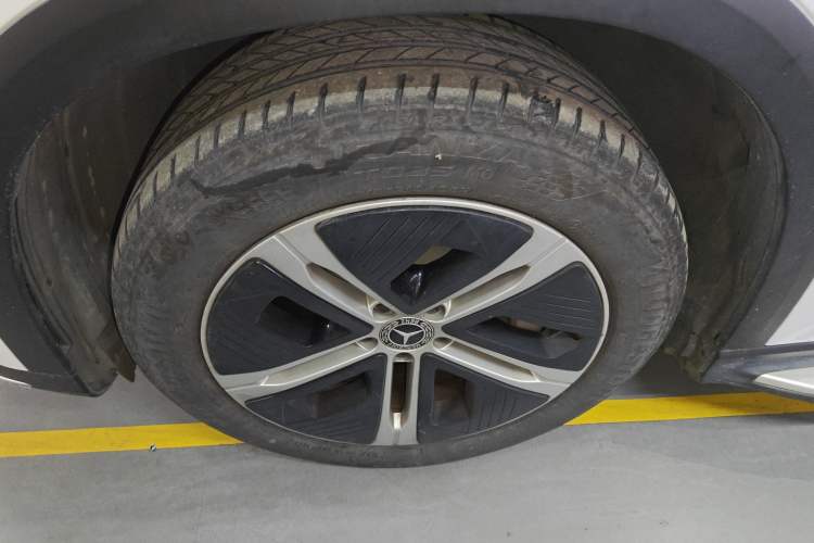 Used Mercedes-Benz EQE SUV 2023 350 4MATIC Pioneer Edition Left Front Wheel Hub