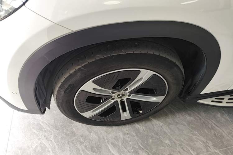 Used Mercedes-Benz EQE SUV 2023 350 4MATIC Pioneer Edition Left Front Wheel Hub