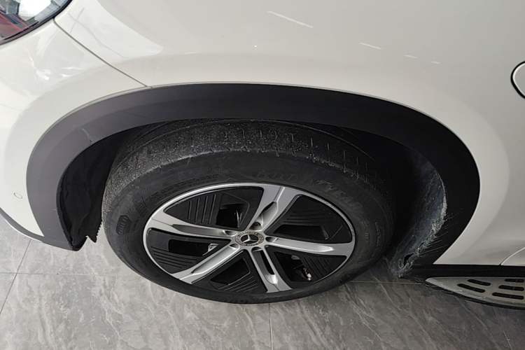 Used Mercedes-Benz EQE SUV 2023 350 4MATIC Pioneer Edition Left Front Wheel Hub