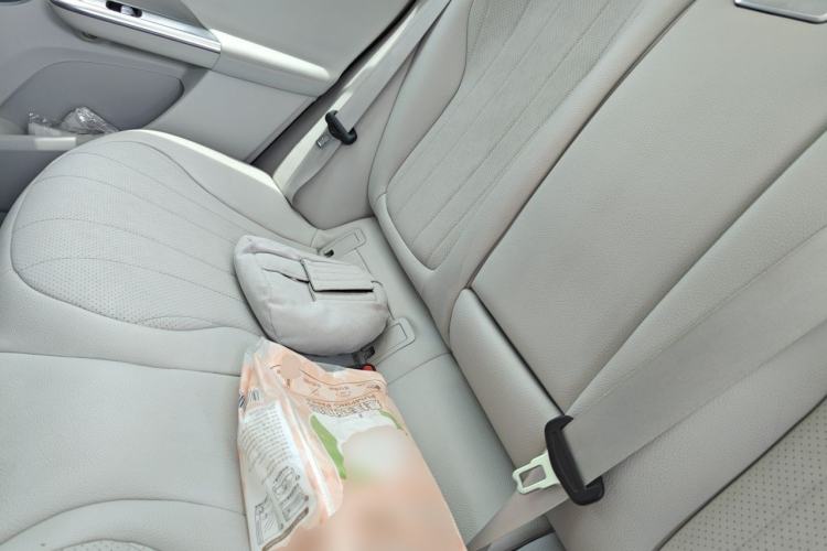 Used Mercedes-Benz EQE SUV 2023 350 4MATIC Luxury Edition Left Rear Seat
