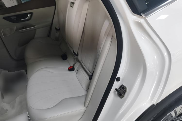 Used Mercedes-Benz EQE SUV 2023 350 4MATIC Luxury Edition Left Rear Seat
