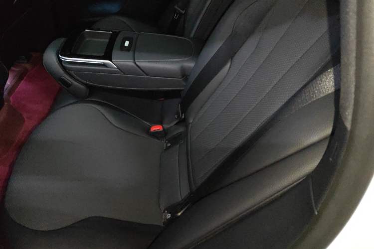 Used Mercedes-Benz EQE SUV 2023 350 4MATIC Pioneer Edition Left Rear Seat