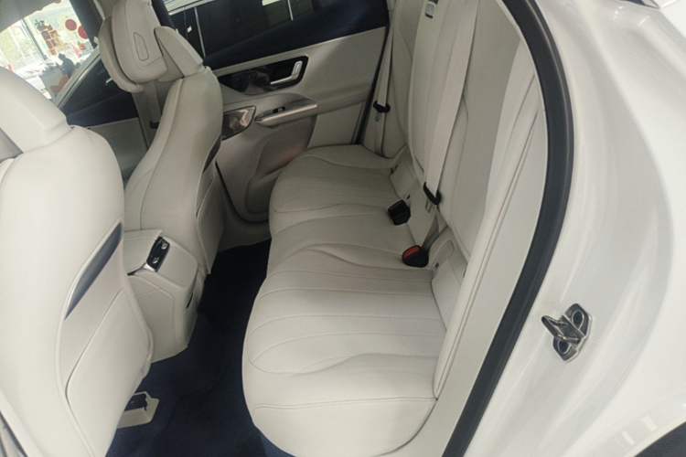 Used Mercedes-Benz EQE SUV 2023 350 4MATIC Luxury Edition Left Rear Seat