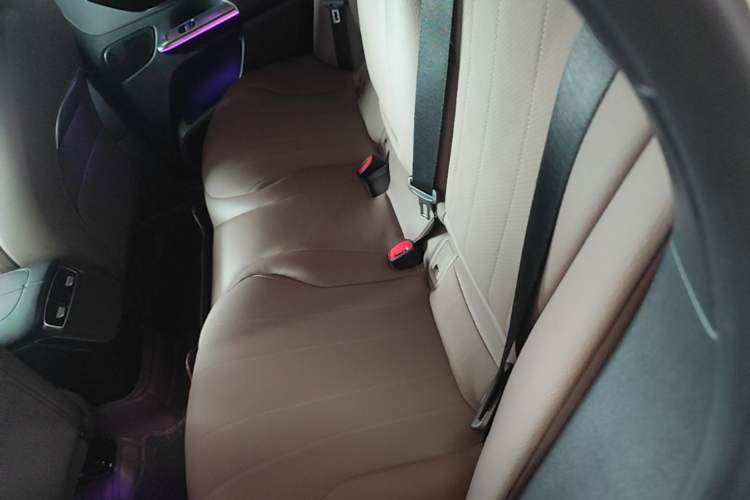 Used Mercedes-Benz EQE SUV 2023 350 4MATIC Pioneer Edition Left Rear Seat
