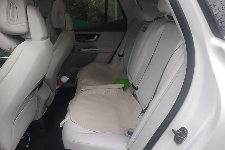 Used Mercedes-Benz EQE SUV 2023 350 4MATIC Luxury Edition Left Rear Seat