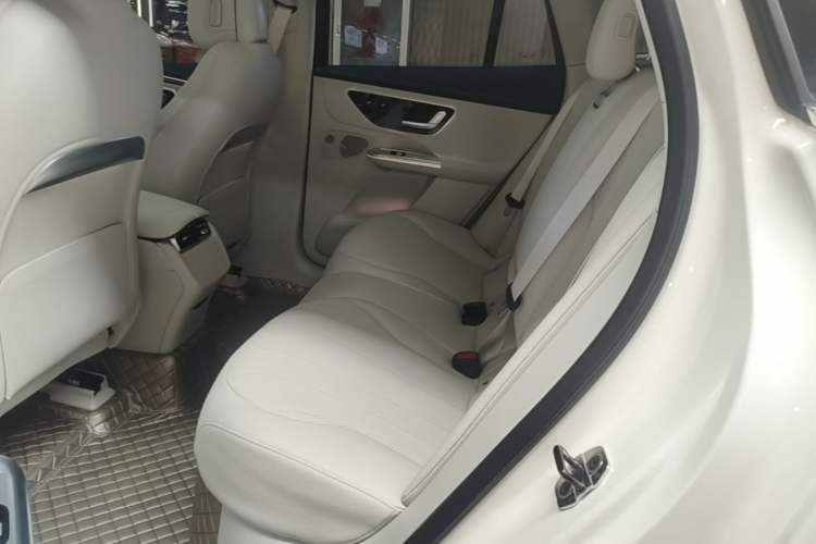 Used Mercedes-Benz EQE SUV 2023 350 4MATIC Luxury Edition Left Rear Seat