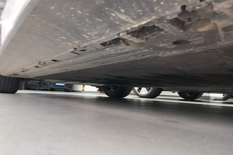 Used Mercedes-Benz EQE SUV 2023 500 4MATIC Special Edition Left Side Sill