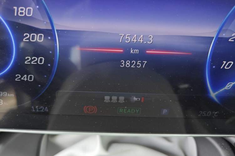 Used Mercedes-Benz EQE SUV 2023 350 4MATIC Luxury Edition Odometer Close Up