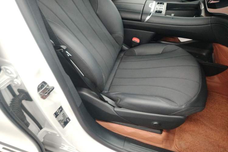 Used Mercedes-Benz EQE SUV 2023 500 4MATIC Right Front Seat