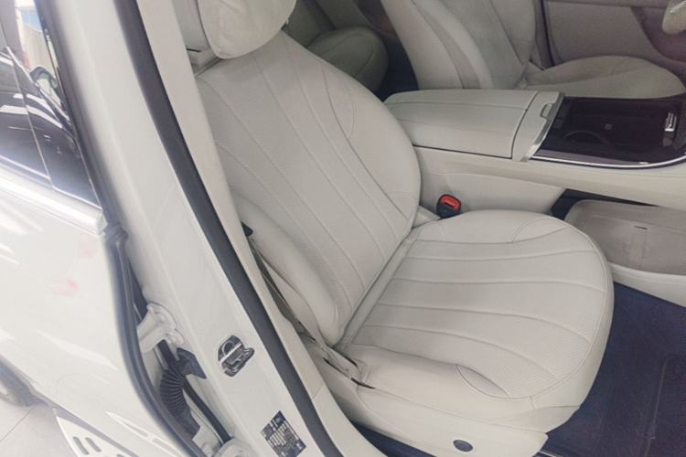 Used Mercedes-Benz EQE SUV 2023 350 4MATIC Luxury Edition Right Front Seat