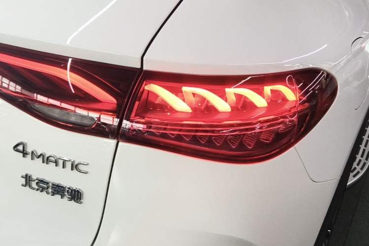 Used Mercedes-Benz EQE SUV 2023 350 4MATIC Pioneer Edition Right Rear Taillight