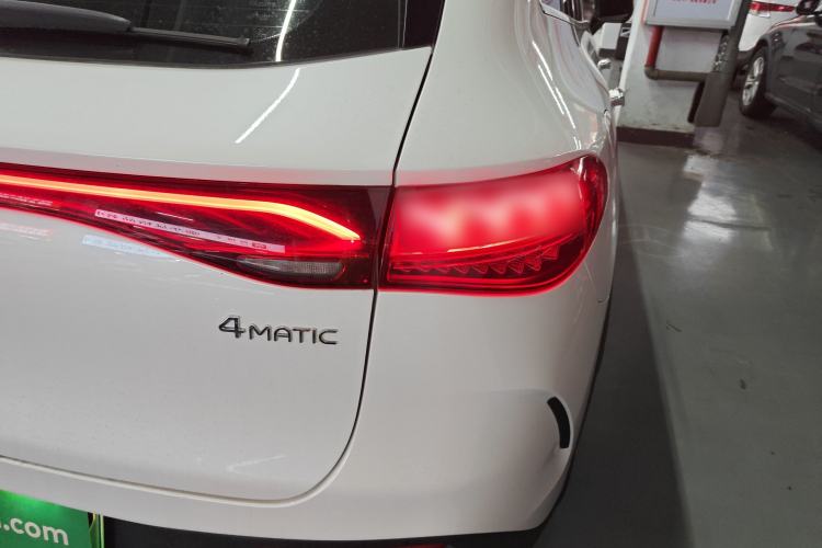 Used Mercedes-Benz EQE SUV 2023 350 4MATIC Pioneer Edition Right Rear Taillight