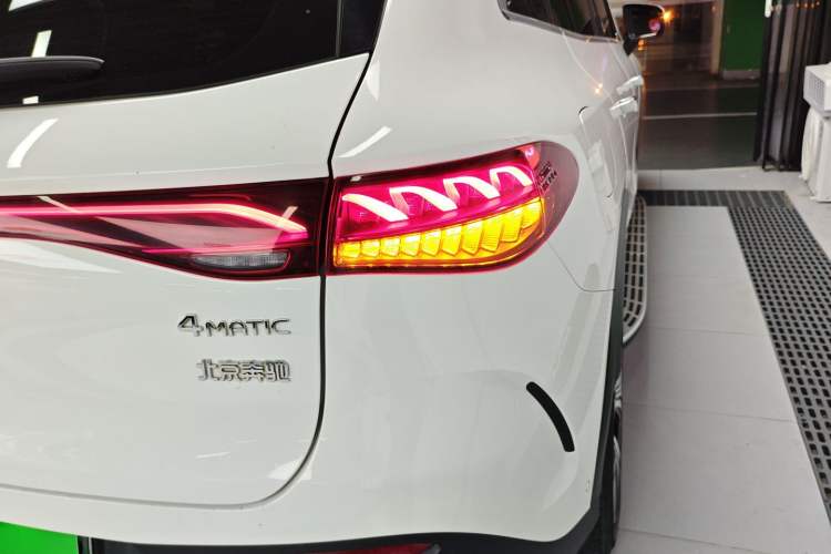 Used Mercedes-Benz EQE SUV 2023 350 4MATIC Luxury Edition Right Rear Taillight