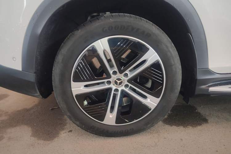 Used Mercedes-Benz EQE SUV 2023 350 4MATIC Pioneer Edition Right Rear Wheel Hub