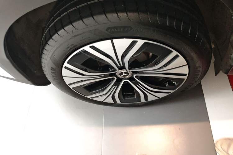 Used Mercedes-Benz EQE SUV 2023 350 4MATIC Luxury Edition Right Rear Wheel Hub