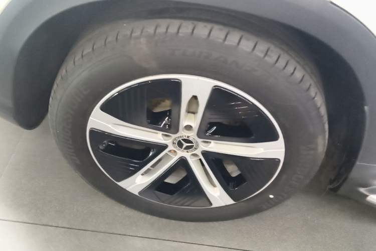 Used Mercedes-Benz EQE SUV 2023 350 4MATIC Pioneer Edition Right Rear Wheel Hub