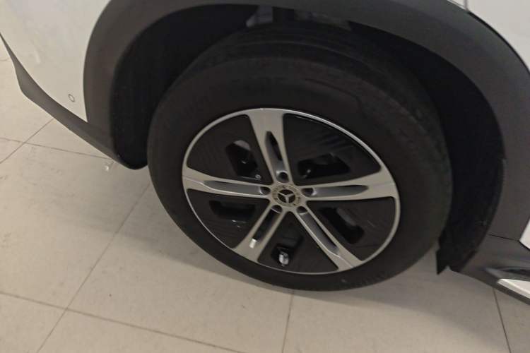 Used Mercedes-Benz EQE SUV 2023 350 4MATIC Pioneer Edition Right Rear Wheel Hub