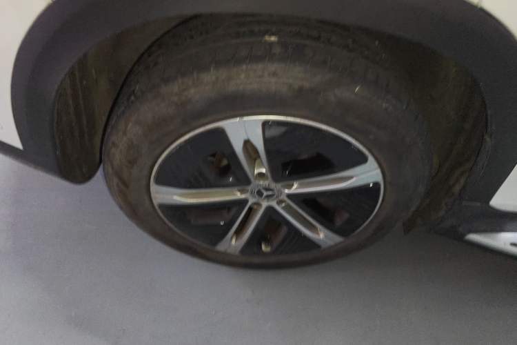 Used Mercedes-Benz EQE SUV 2023 350 4MATIC Pioneer Edition Right Rear Wheel Hub
