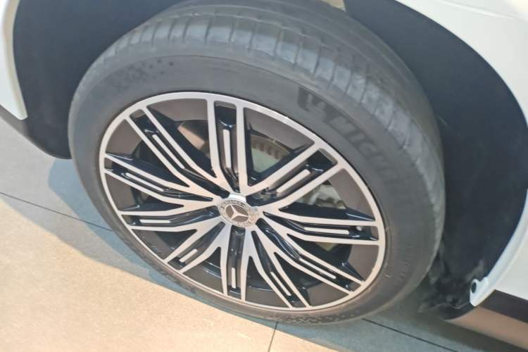 Used Mercedes-Benz EQE SUV 2023 350 4MATIC Pioneer Edition Right Rear Wheel Hub