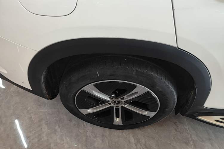 Used Mercedes-Benz EQE SUV 2023 350 4MATIC Pioneer Edition Right Rear Wheel Hub