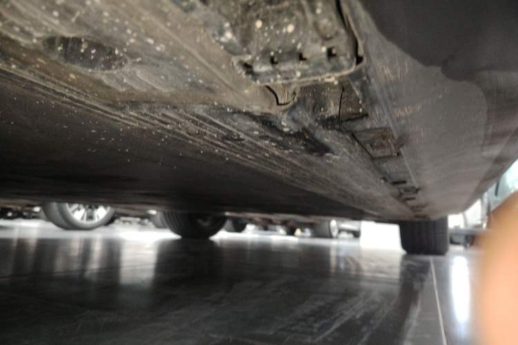 Used Mercedes-Benz EQE SUV 2023 500 4MATIC Right Side Sill